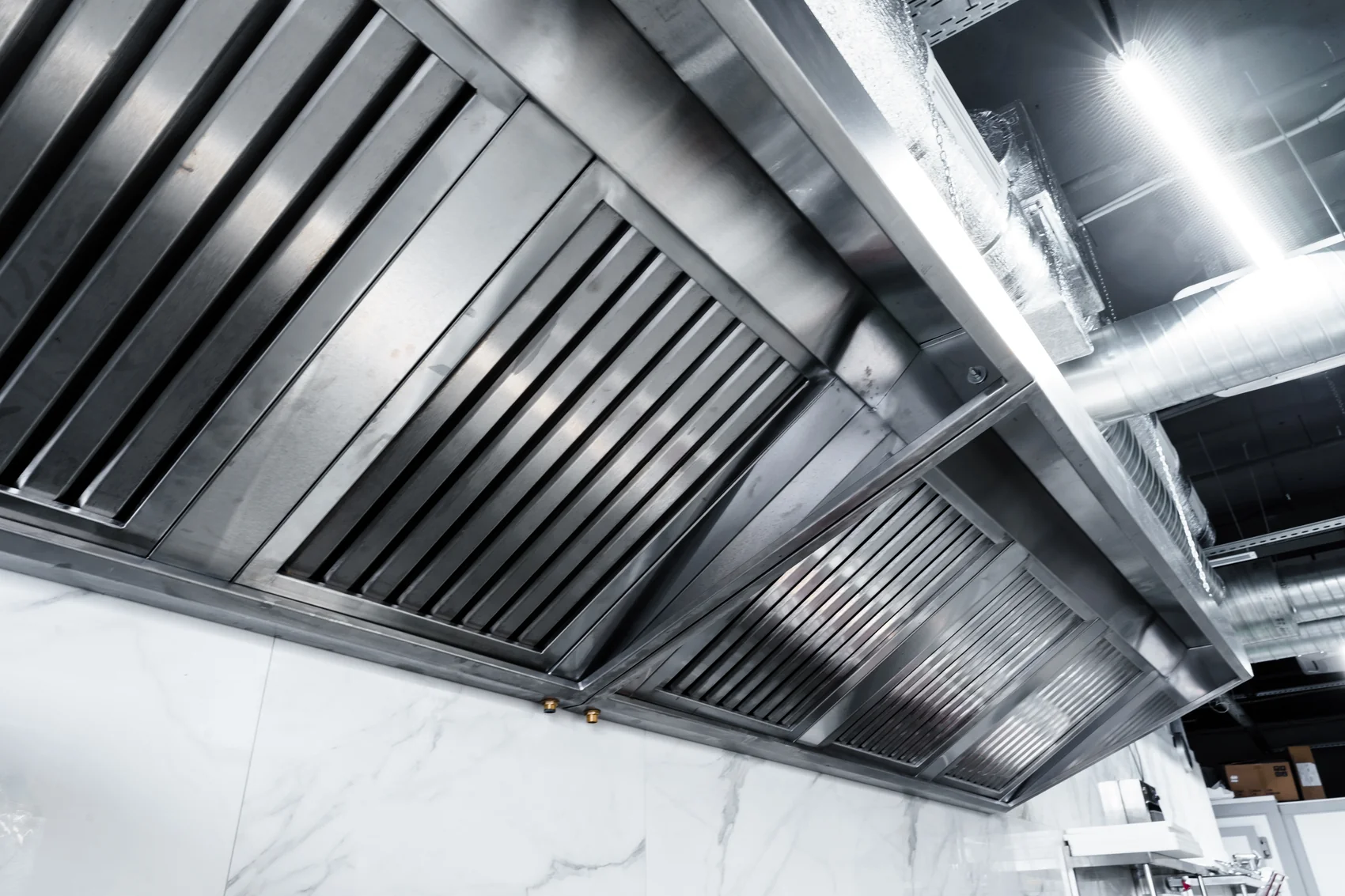 Clean commercial kitchen ventilation and exhaust system